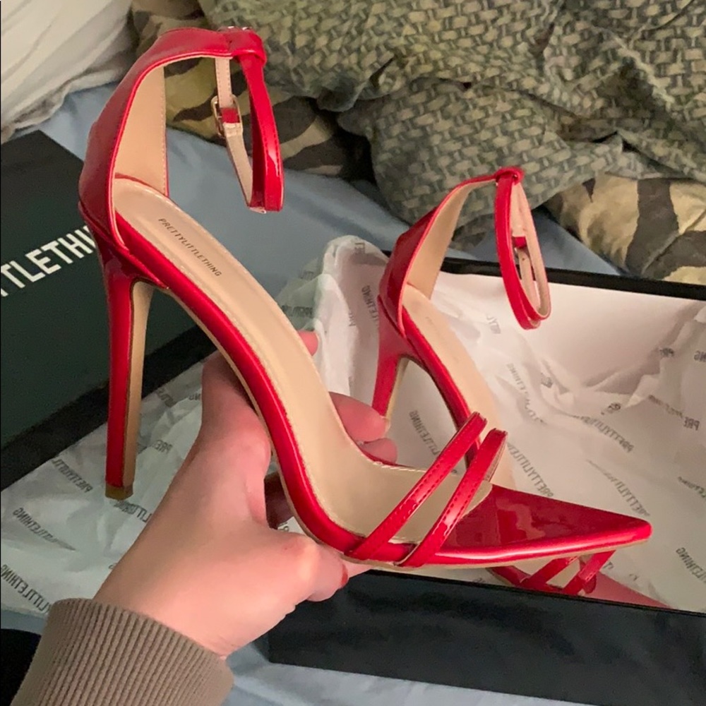 Red Point Toe Sandal - Picture 7 of 8